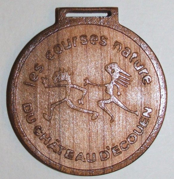 Médaille bois gravée